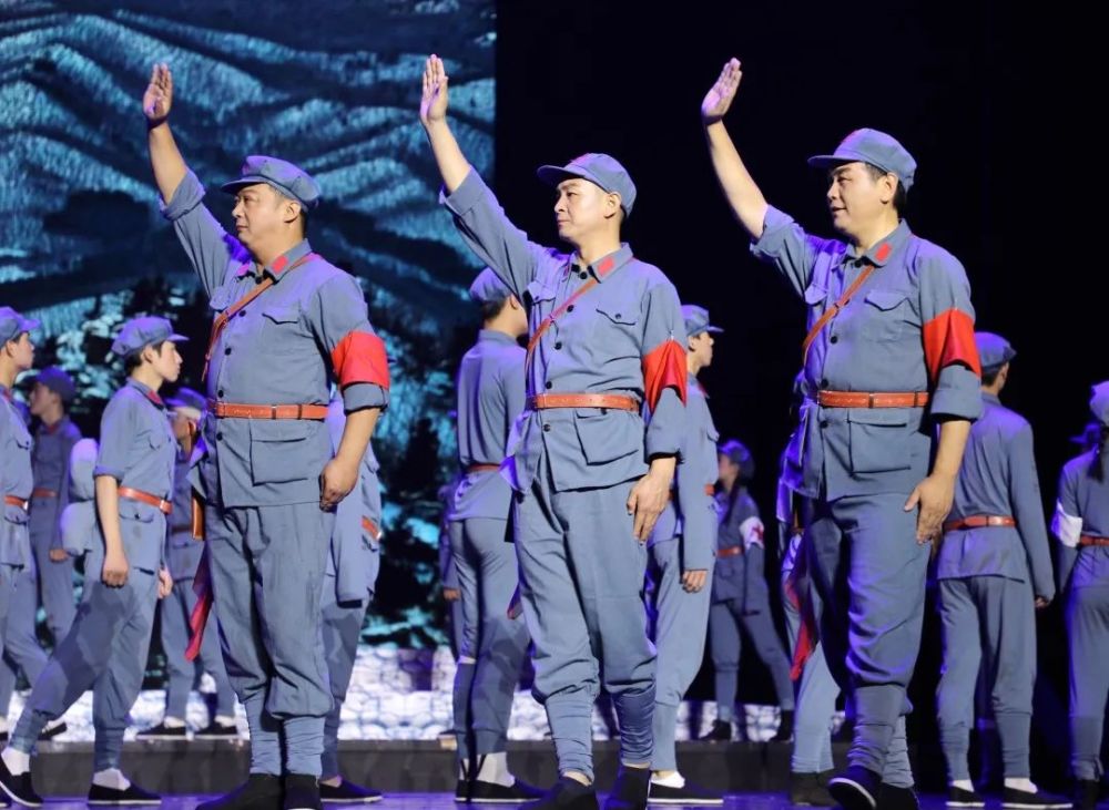 三门峡市教育系统原创红色歌舞剧《红军从咱家乡过》在文博城首演