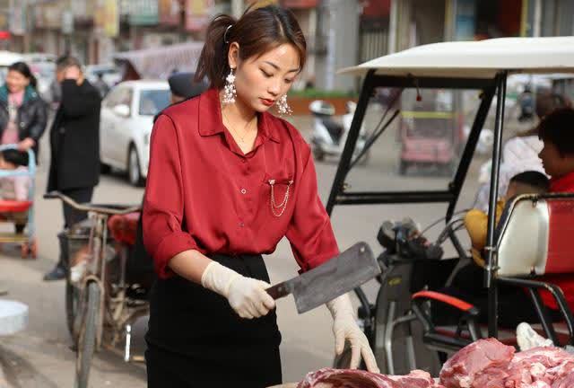 河南猪肉西施30分钟卖完一头猪顾客上门先问有无对象