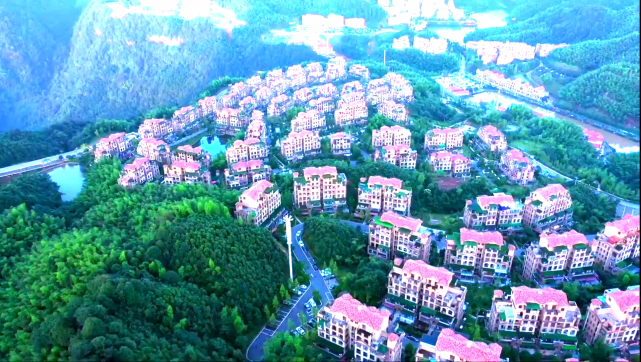 天鹅堡,一个藏在贵州大山深处的避暑胜地