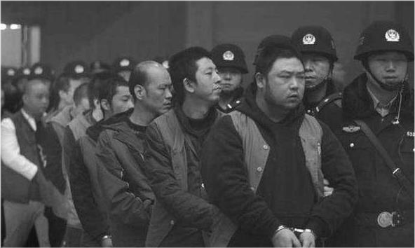 锦州第一大案纪实:坐牢7年,妻子嫌他穷离婚,凶手愤而连杀18人