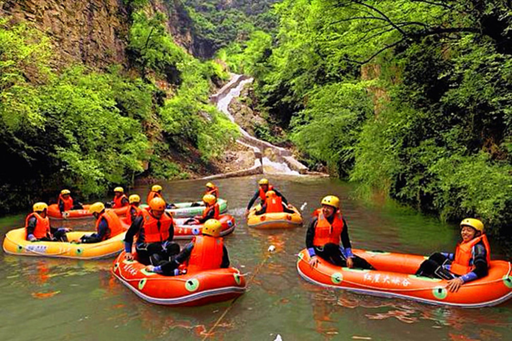 1,大同市乌龙峡漂流---火山熔岩冲刷形成的天然奇峡