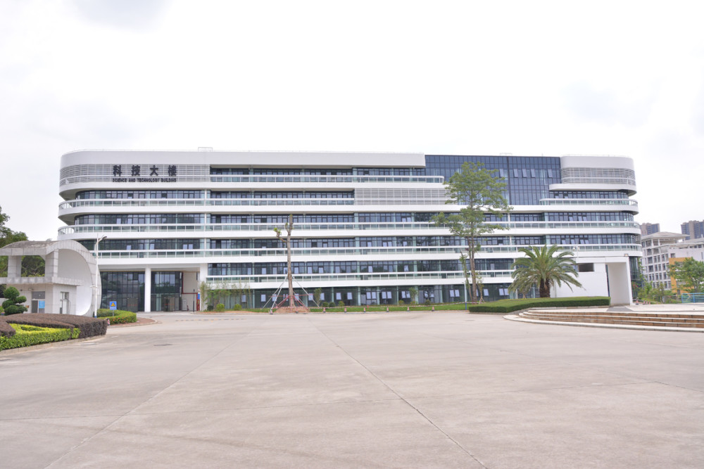广东医科大学东莞校区科技大楼与研究生院项目顺利交付使用