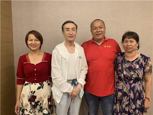 国家一级演员巩汉林到广东惠州演绎电影《为你红》