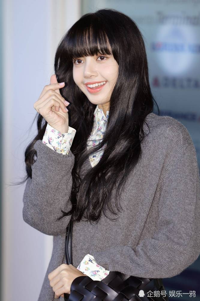 "人间芭比"韩国团体blackpink成员lisa,魅力不可抵挡!