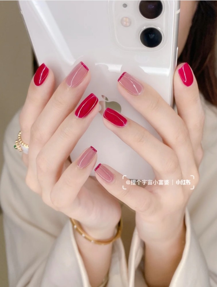 纯欲甜飒风 巨显白莓莓浆果色法式跳色美甲