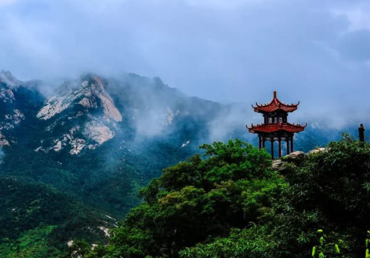 烟台避暑名山走红,是胶东半岛东部第一高峰,被赞"海边