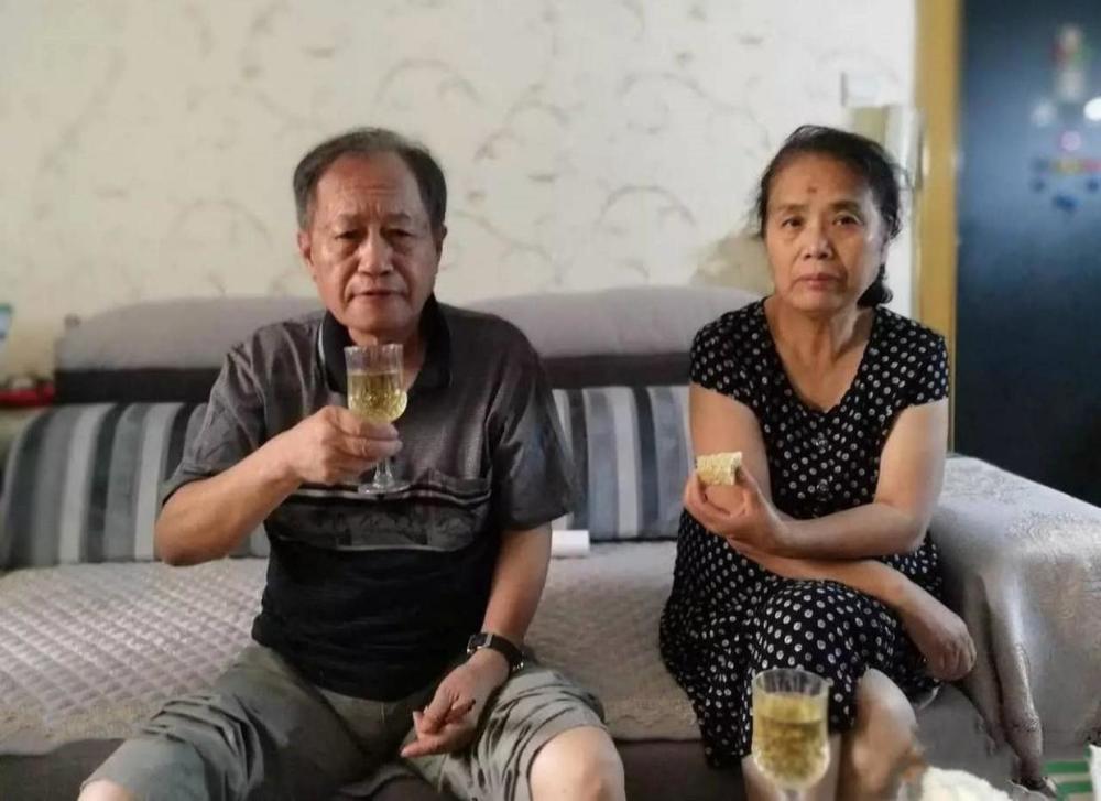 听完60岁阿姨找老伴的"要求",63岁大爷坦言:拿我当傻瓜?