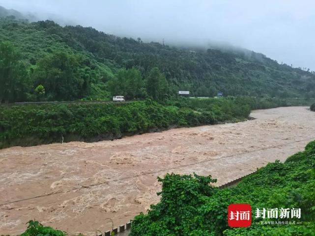 明月江达州通川段河水变浑浊