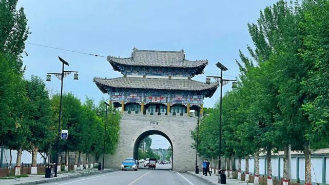 惠远古城的城门楼