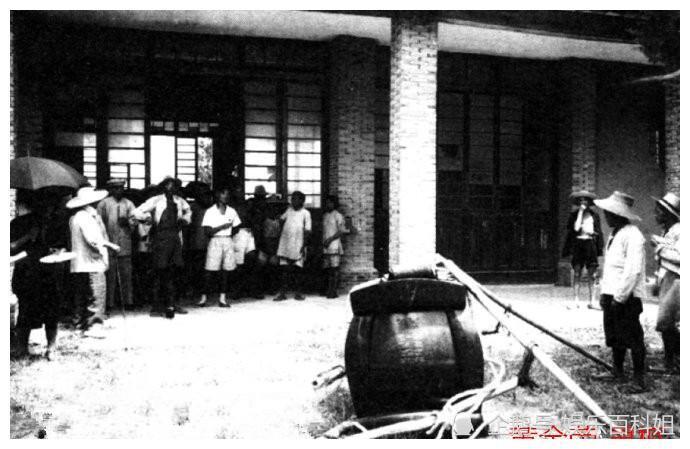 青帮三大佬墓地对比:黄金荣寒酸,杜月笙有牌面,张啸林