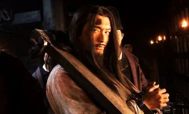 岳飞被害于风波亭之前,禅师赠他"保命诗",可惜他临死前才明白