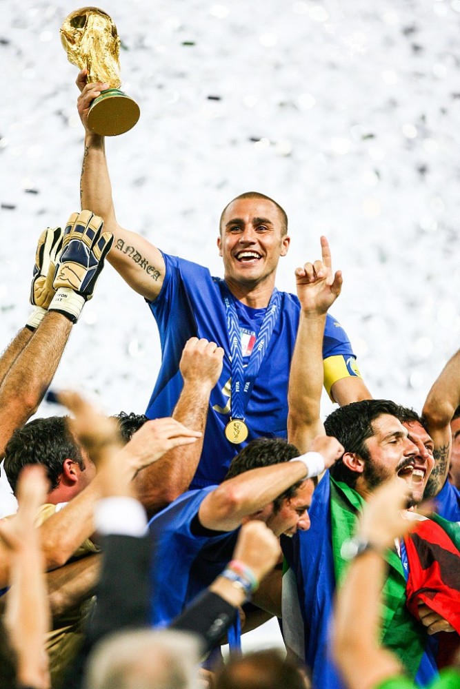 卡纳瓦罗庆祝蓝衣军团夺冠:意大利是欧洲冠军