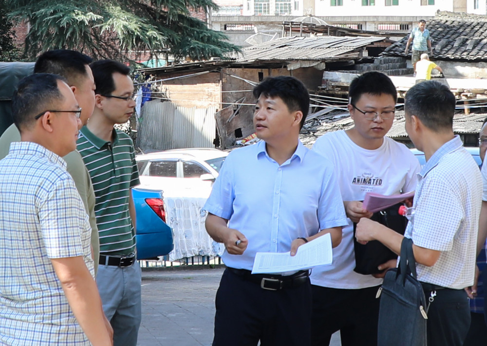 我为群众办实事丨江韬率队调研双清区老旧小区改造和棚改工作
