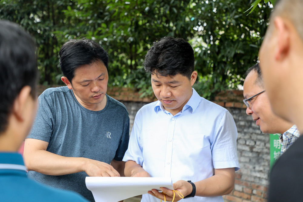 我为群众办实事丨江韬率队调研双清区老旧小区改造和棚改工作
