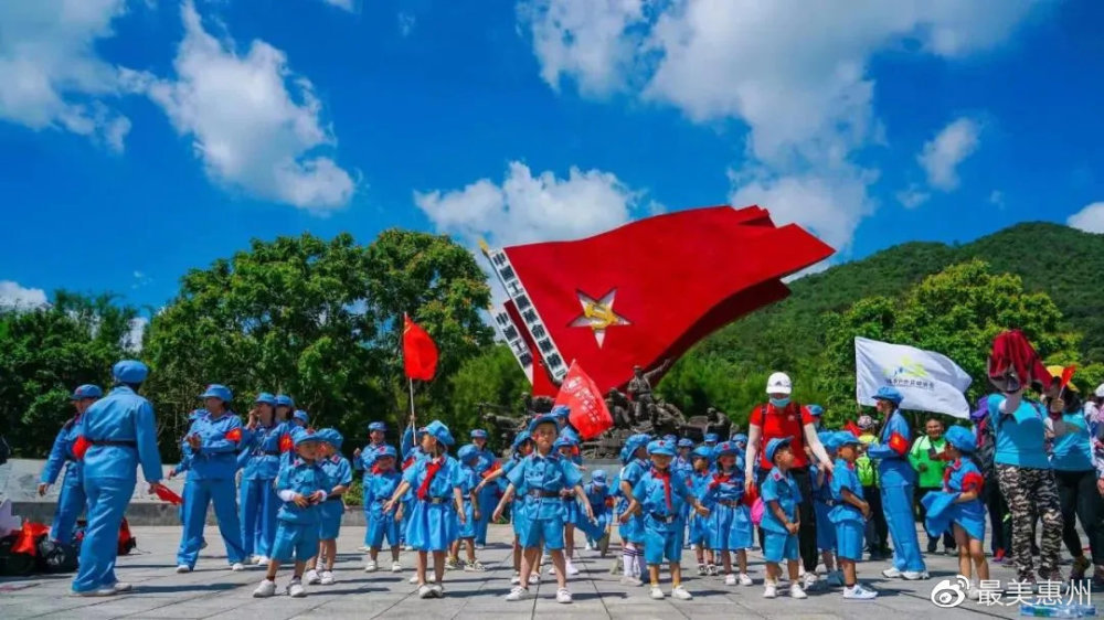 位于惠东县高潭镇黄洲村黄坑,原为高潭罗氏宗祠.