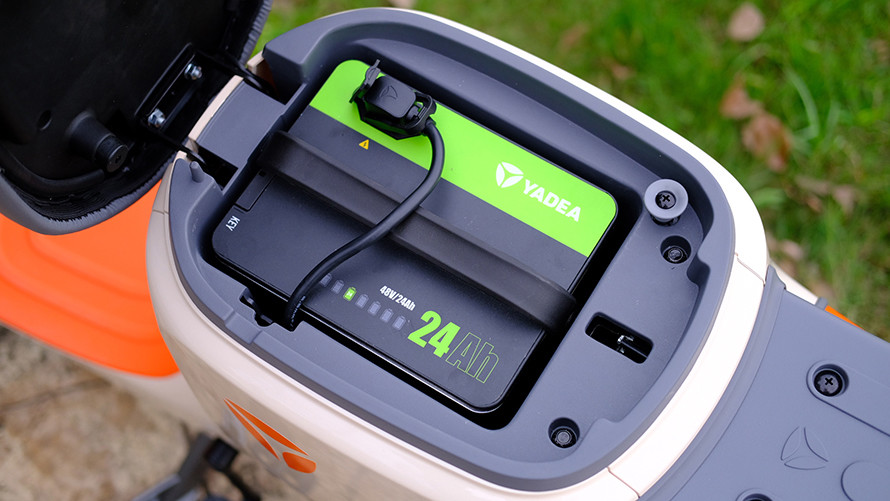 雅迪vflyl100max电动车评测高颜值高性能高智能的高端骑行体验