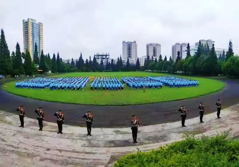 《中考招生面对面》今日走进:贵州省林业学校