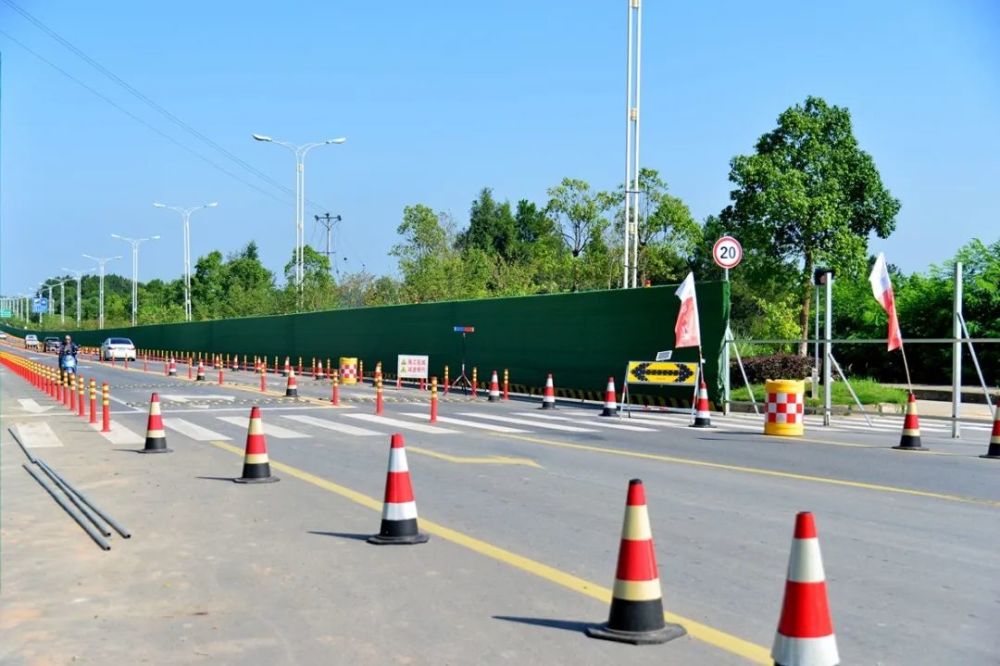 仪陇融媒带你看—仪陇县迎宾大道道路提升改造工程现场!