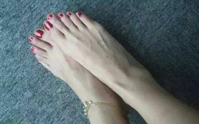 人类脚趾有三种类型,除了希腊脚icon还有埃及脚:大脚趾比其它脚趾长.