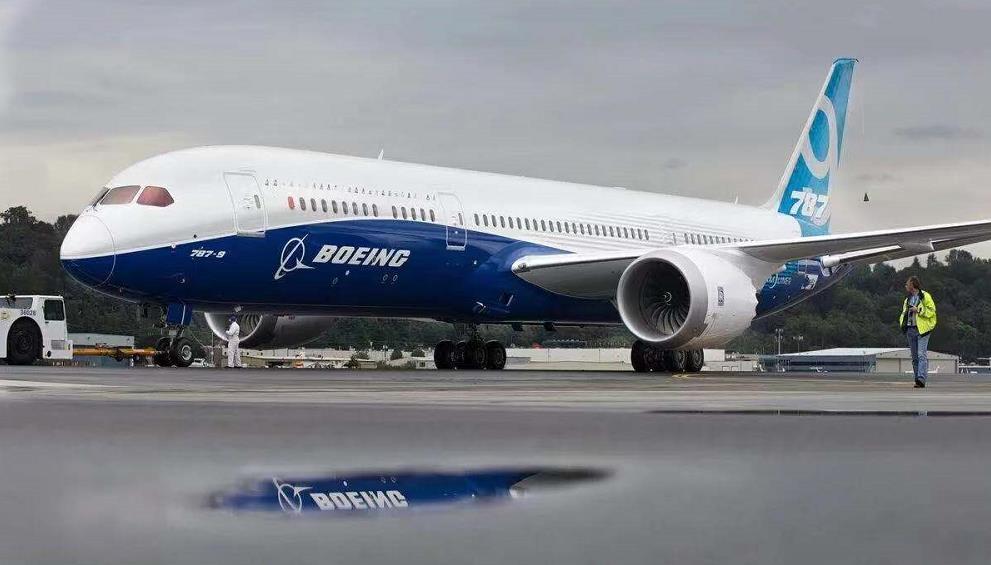 12日,美国联邦航空管理局表示,波音飞机787"梦想号"机头部位存在问题