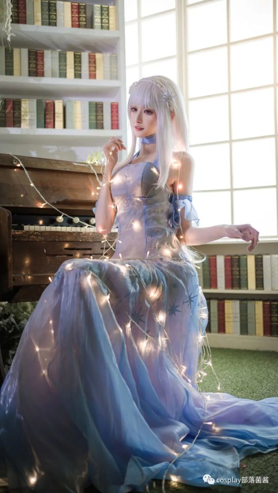 cos艾米莉亚水晶礼服cos