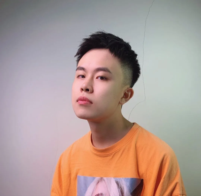 80分颜值的男生,剪这三款发型超好看,时髦显帅!
