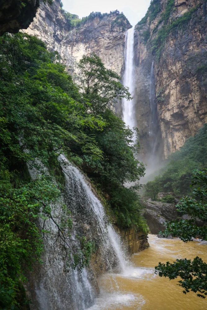 宝泉景区 泼水 赏瀑