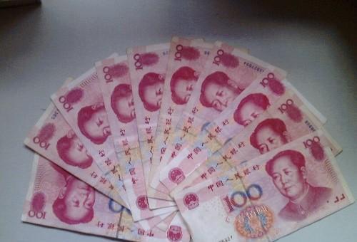 小舅子添娃我给了一千块红包,听到丈母娘的对话我转身