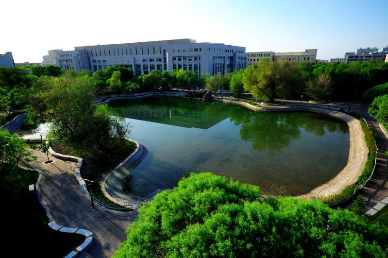 石河子大学图书馆 图源:石河子大学官网木扎提始终记得政法学院五楼