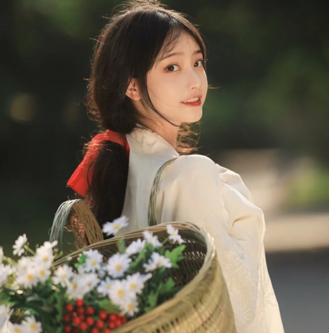 7月招桃花超温柔女生头像