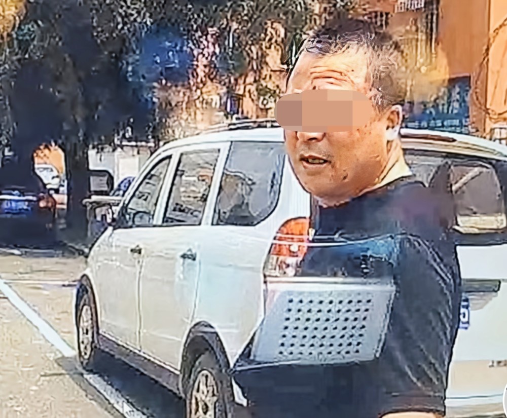 惊悚!沈阳发生凶杀案,致2死7伤,目前犯罪嫌疑人还在出逃