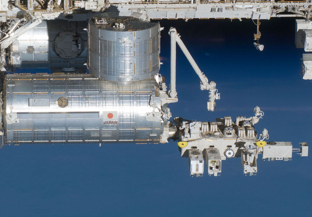 国际空间站上最大的舱段:日本实验室上配备了固定的机械臂