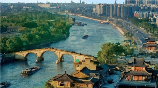京杭运河顶几十条货运铁路