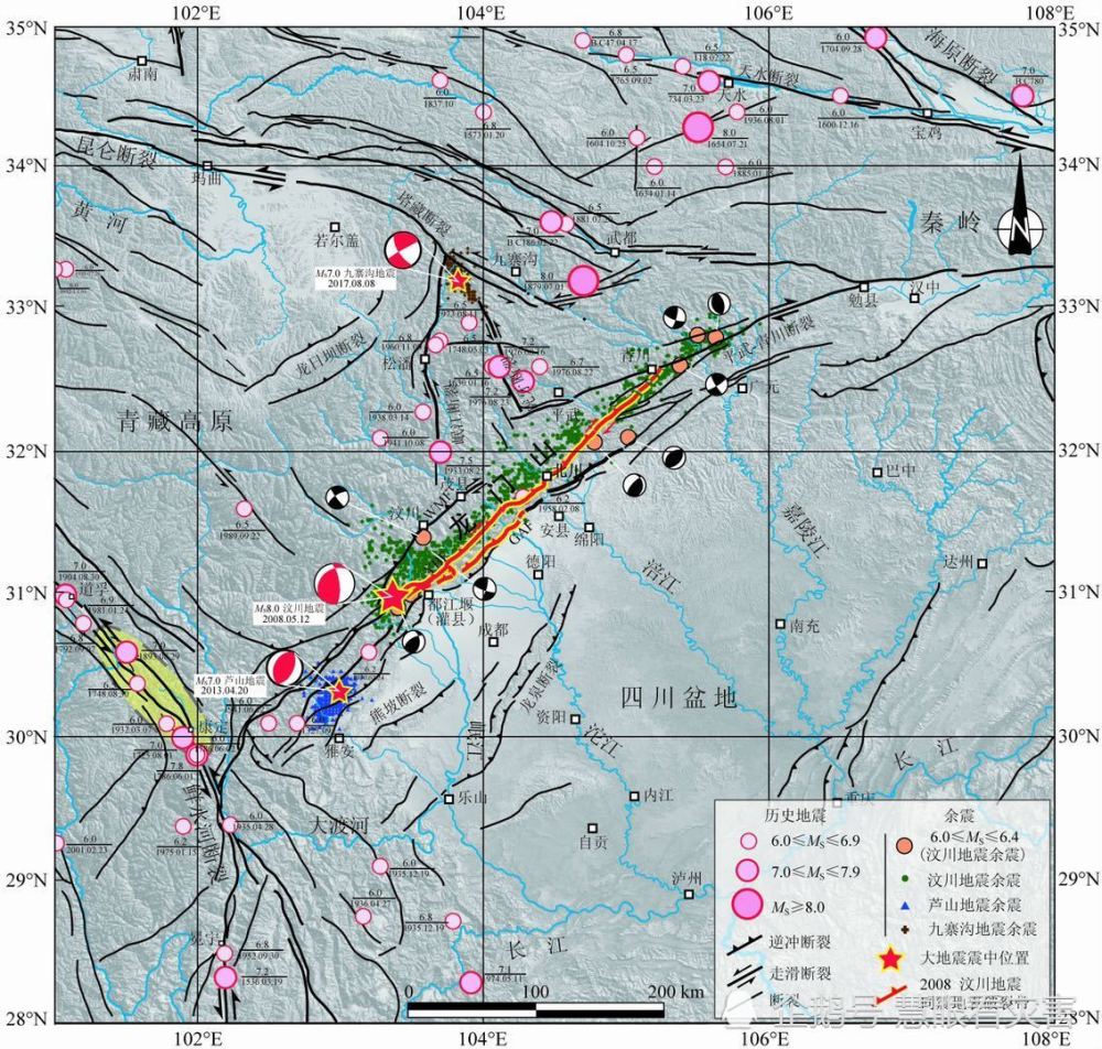 0级特大地震主震-余震分布(绿色)以及龙门山断裂带附近历史地震分布