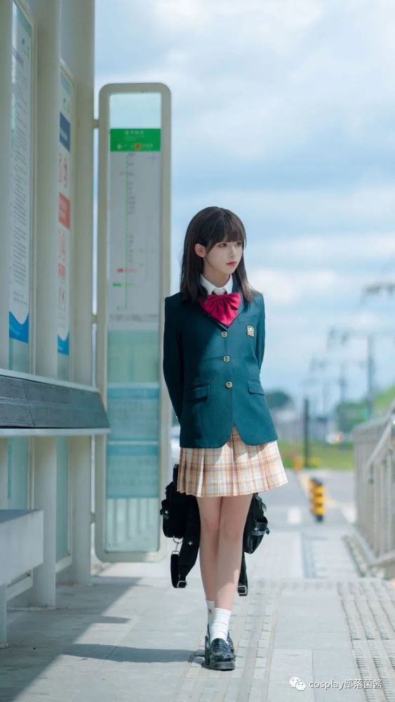 jk少女:车站上那个姑娘