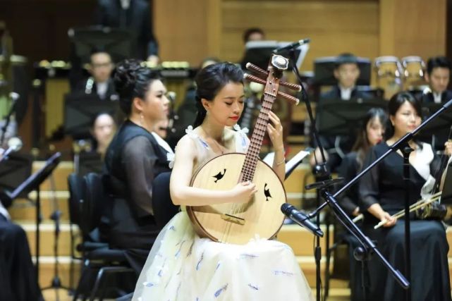 中国音乐学院附中少年民族乐团常任指挥"不亦乐乎"中国民族室内乐团