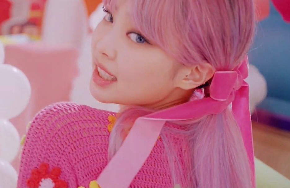 精选jennie壁纸:粉色的恋爱