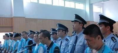 2002年6月,百色"黑老大"周寿南被警方擒获;2003年7月3日,被判无期徒刑