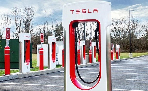 马斯克:特斯拉v3超充桩最大输出功率将提升至300kw