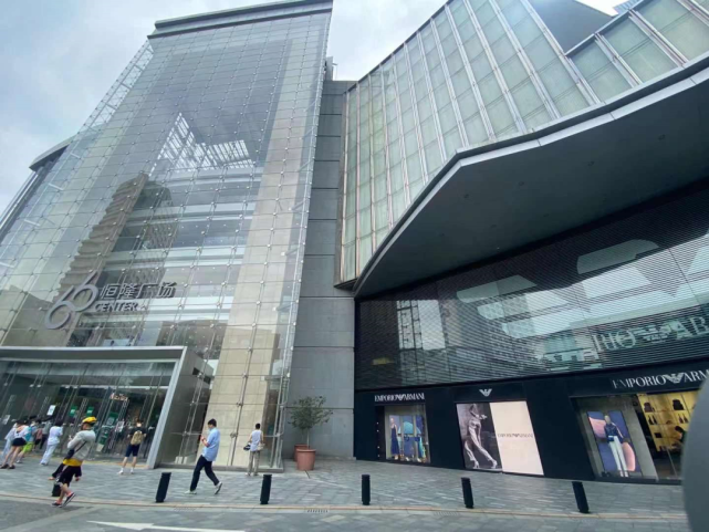 不过为了避免出现二次倒闭的情况,效仿大东方百货,恒隆广场,八佰伴等