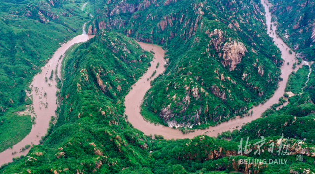 震撼大雨过后怀柔大山里现黄河几字弯壮观景象