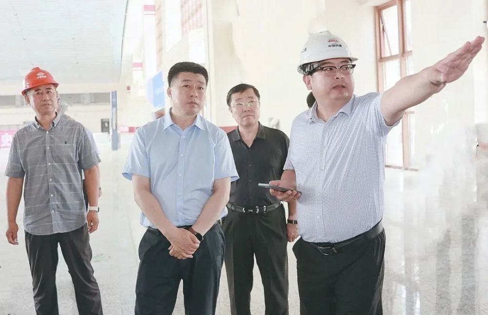 鲁长友深入牡佳客专高铁连接线及鸡西西站配套基础设施建设现场进行实