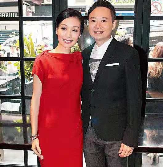 江美仪与吴君祥离婚,坦言两人步调不一致,身份有距离