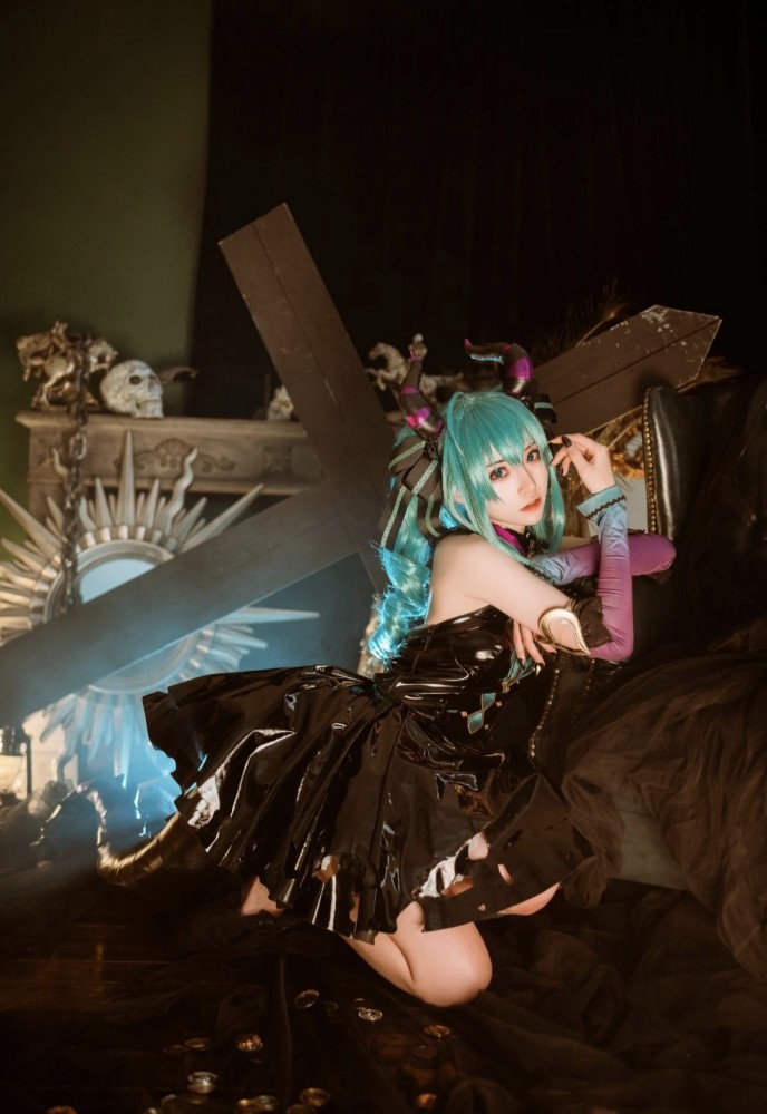 初音未来小恶魔cos,超级无敌可爱,不管怎么样都好可爱