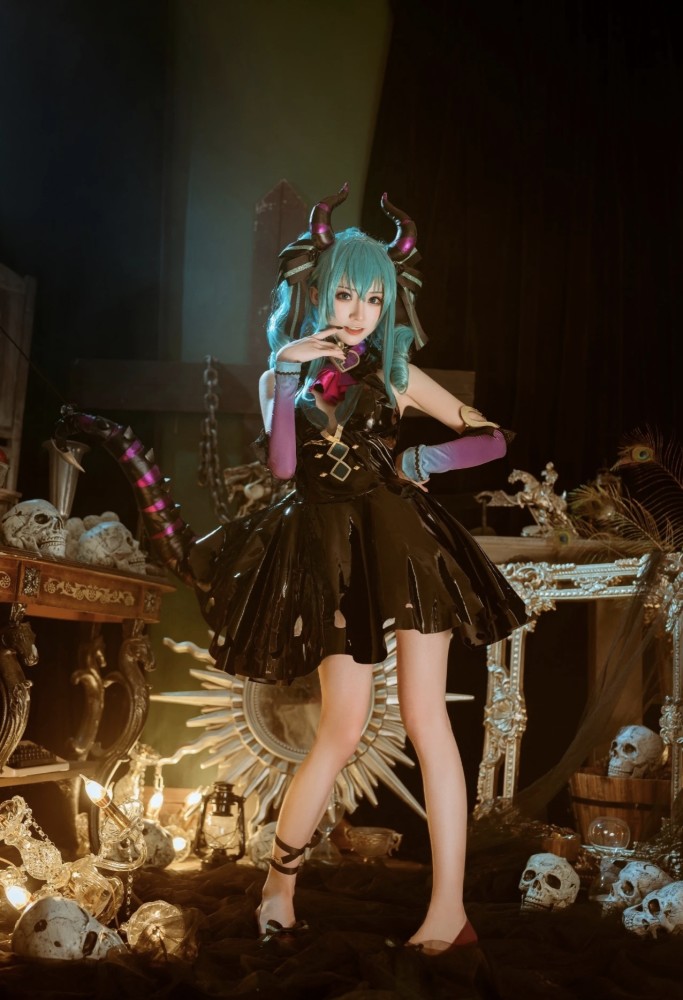 初音未来小恶魔cos,超级无敌可爱,不管怎么样都好可爱