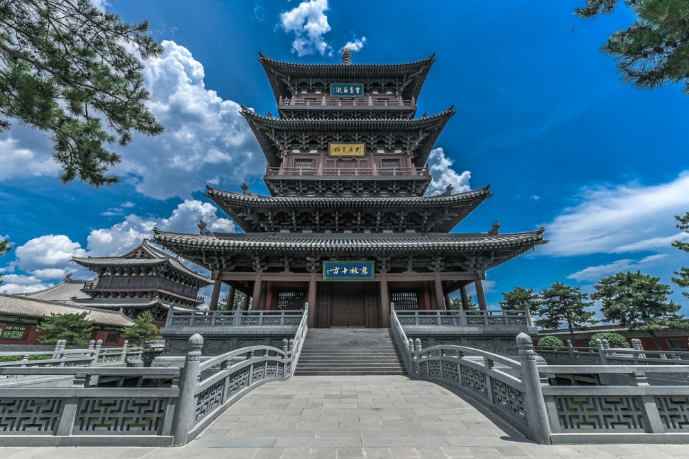 对中国建筑历史感兴趣的,一定要来山西大同,尤其是这座华严寺.