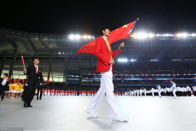 中国奥运会历任旗手-大多是篮球运动员