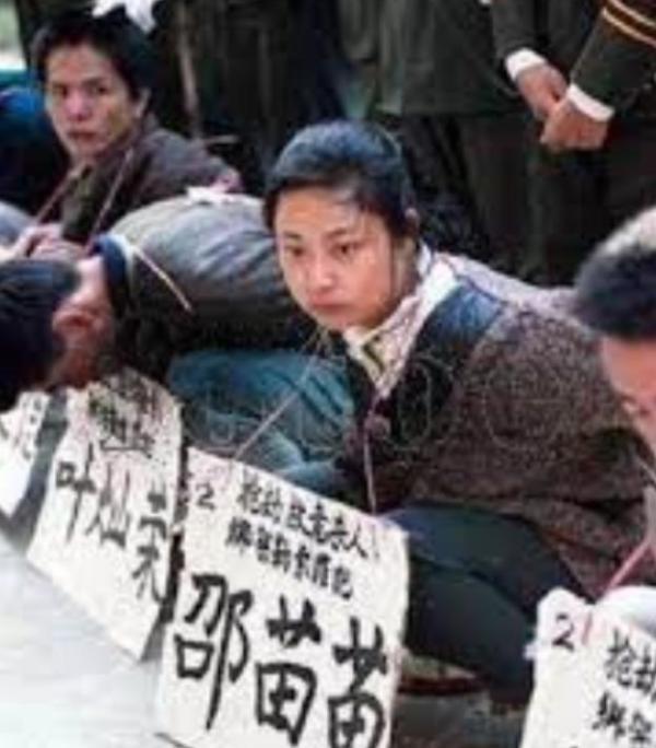揭露1995年广东大案,失足女蛊惑全国散打冠军杀人,二人被判死刑