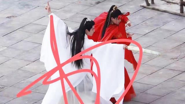 玉骨遥神官大人白龙出水剑指破苍穹红色锦鲤锁清秋