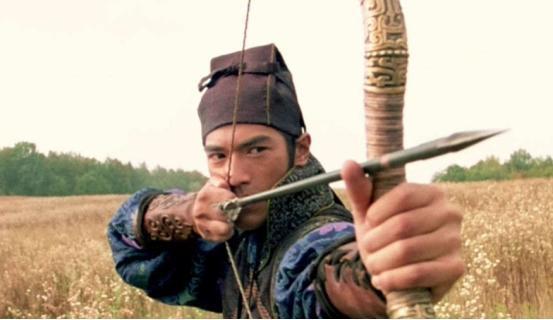 古代弓箭射不穿盾牌,为何士兵在战场上还不停射盾?真相很残酷